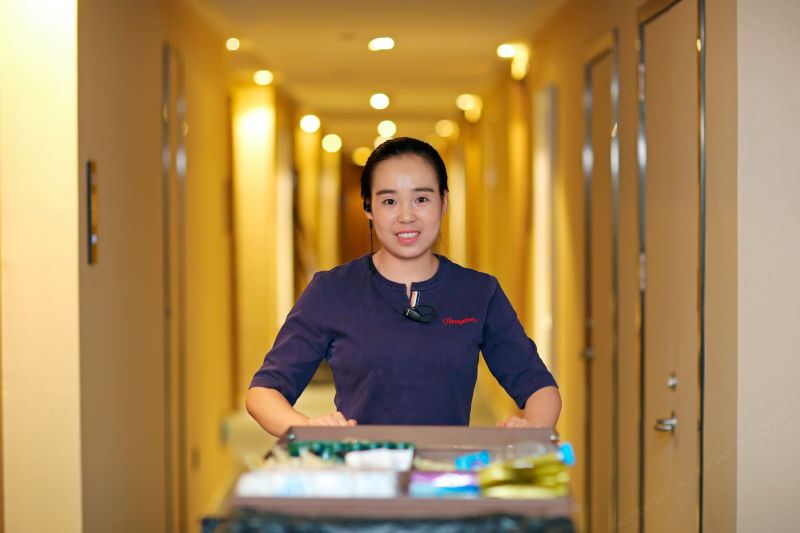 hotelPic
