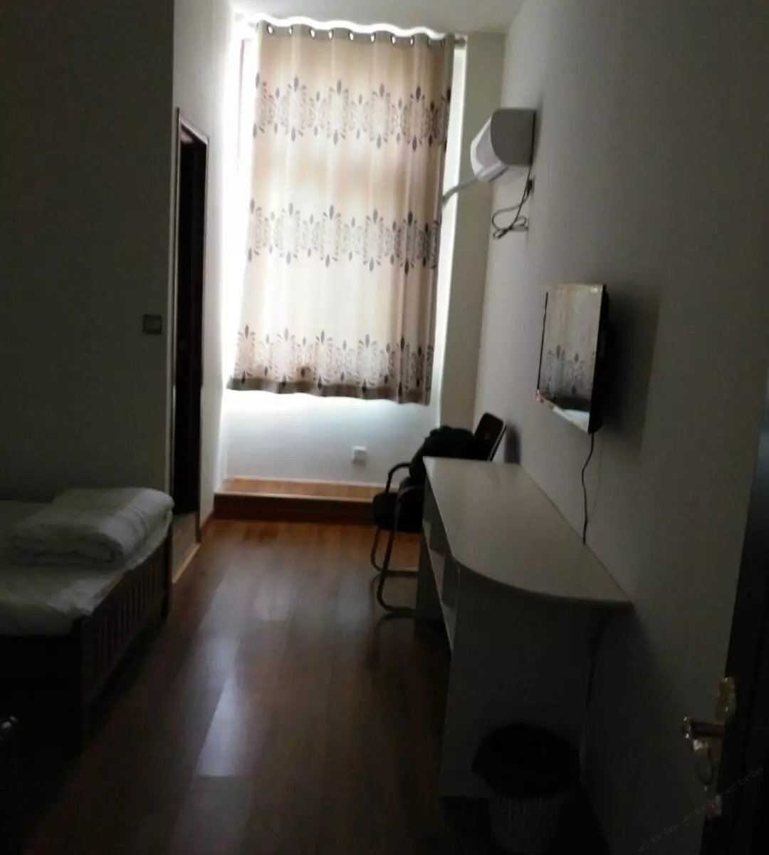 舒适双床间