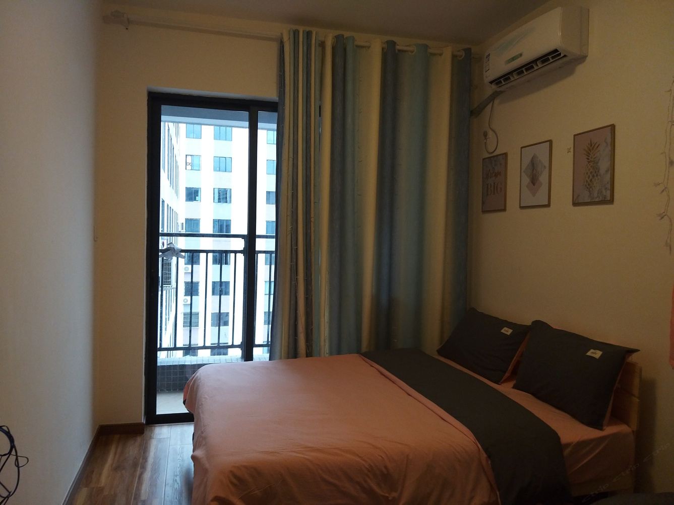 舒适阳台大床房