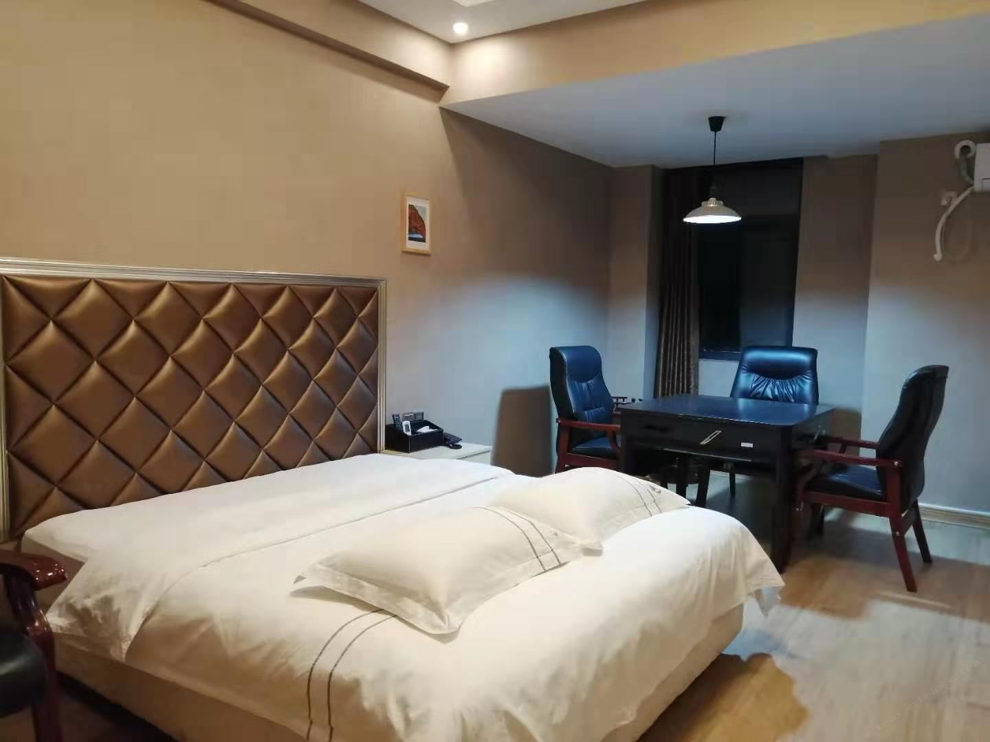 棋牌大床房