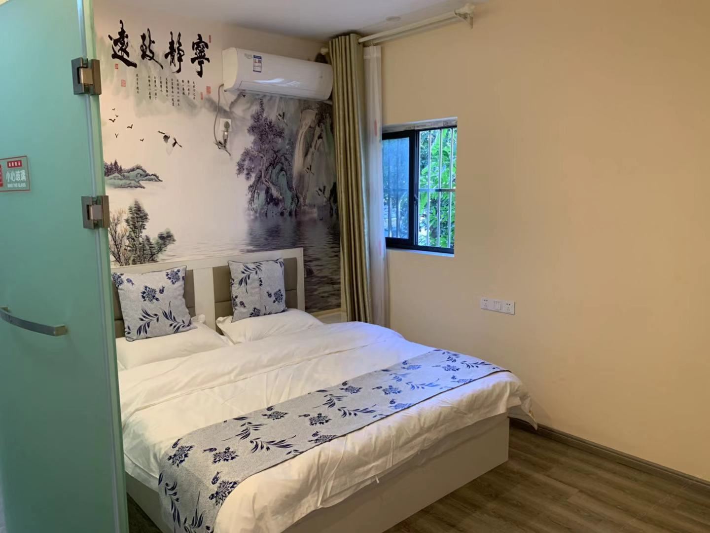 豪华大床房
