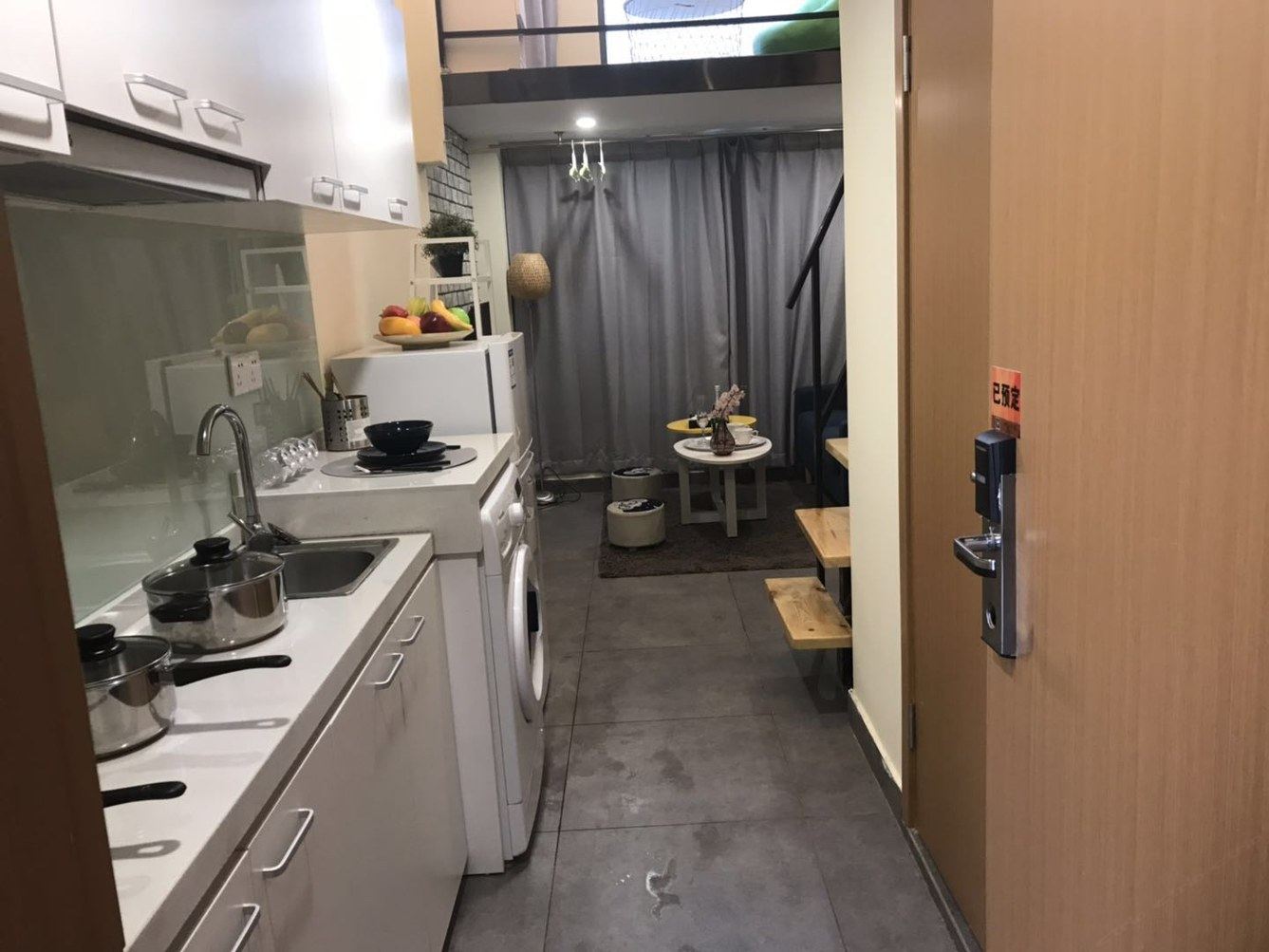 复式一室一厅套房
