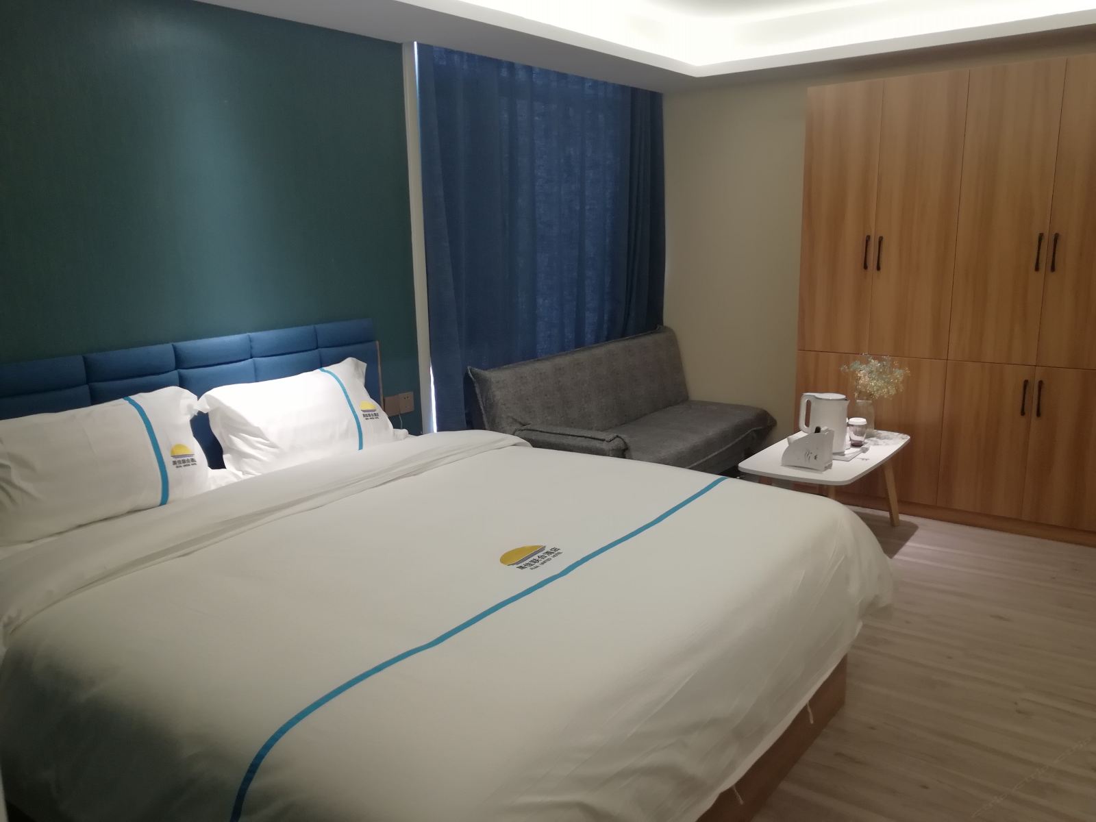 零压大床房