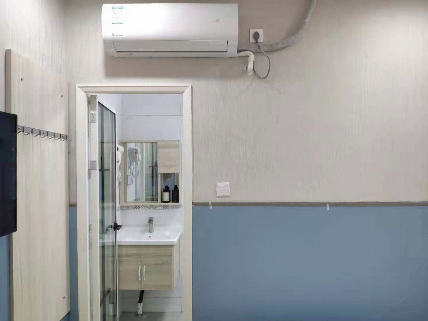 经济大床房