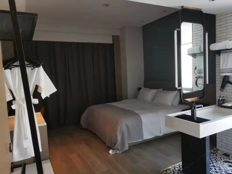 高级豪华大床房