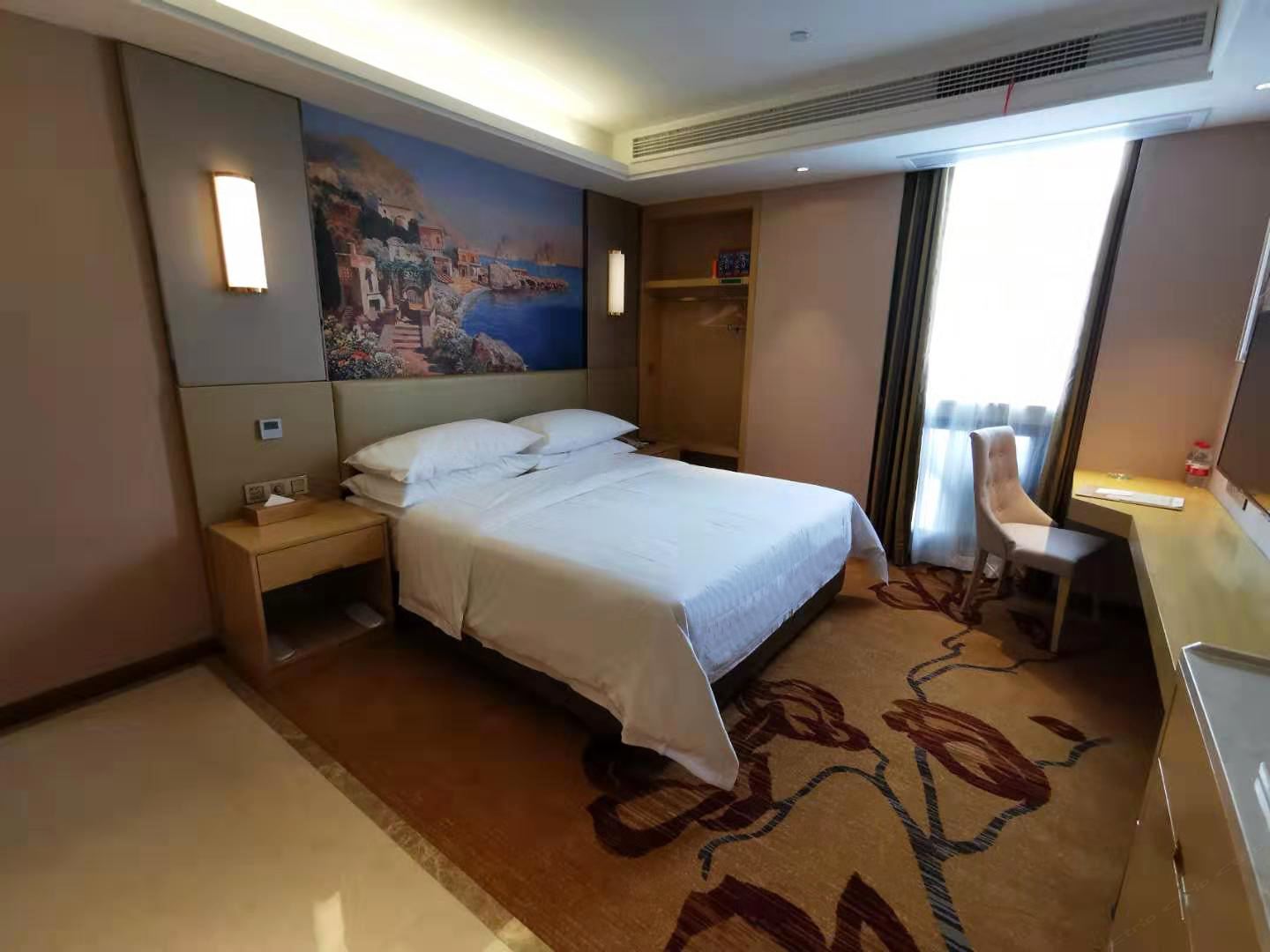 豪华大床房