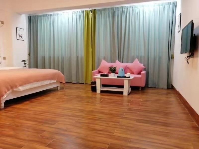 北欧粉色主题房