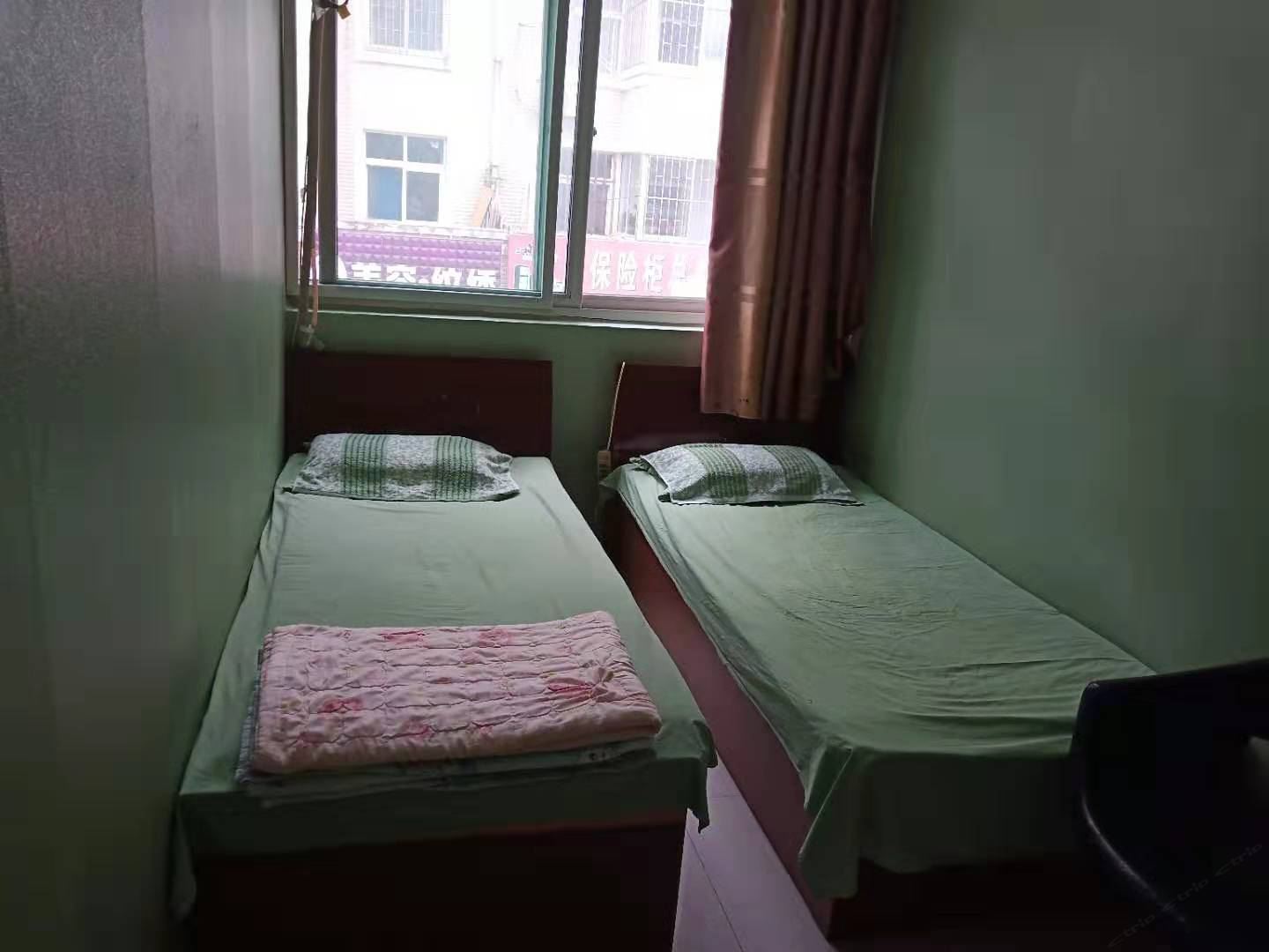 标准双床房