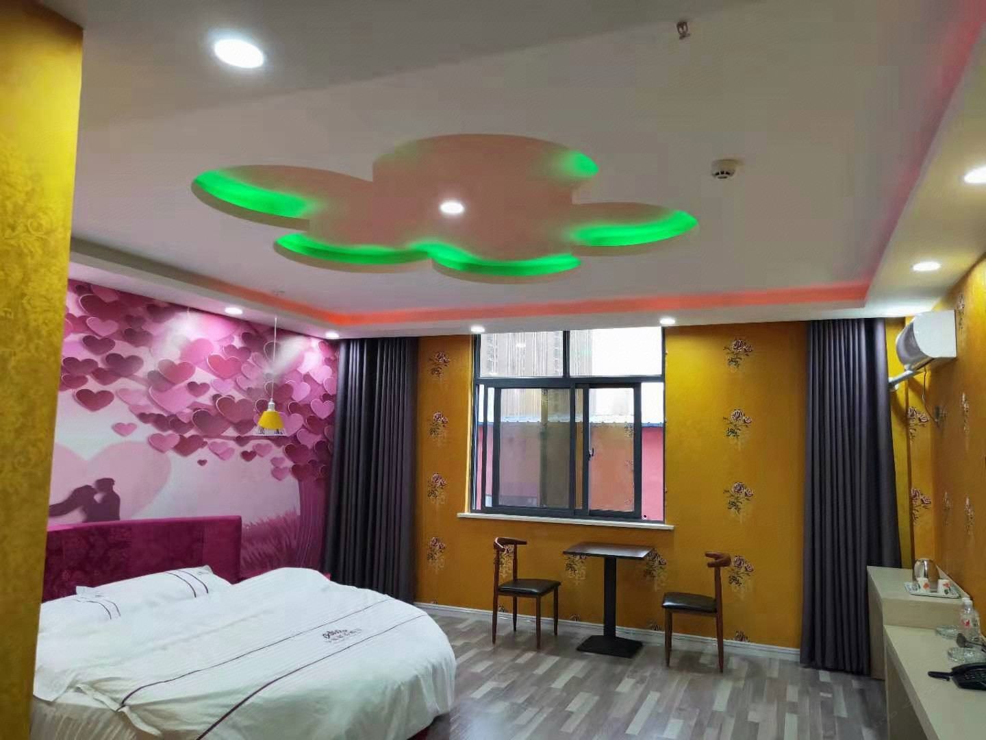 豪华圆床房