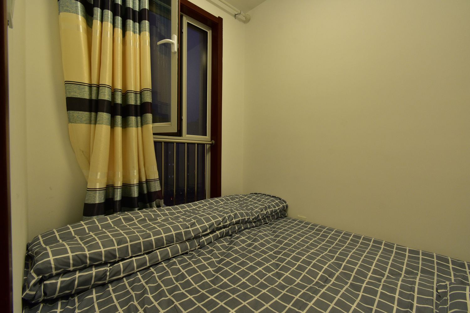 威海李燕丽公寓(4号店)