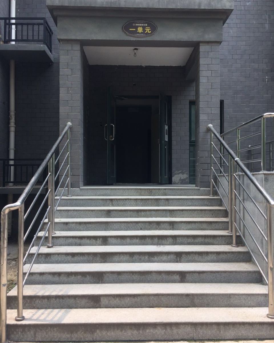 新郑机场太空舱客栈