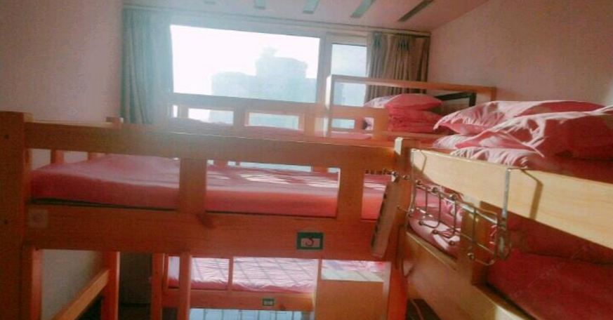 六人间(床位)(公共卫浴)