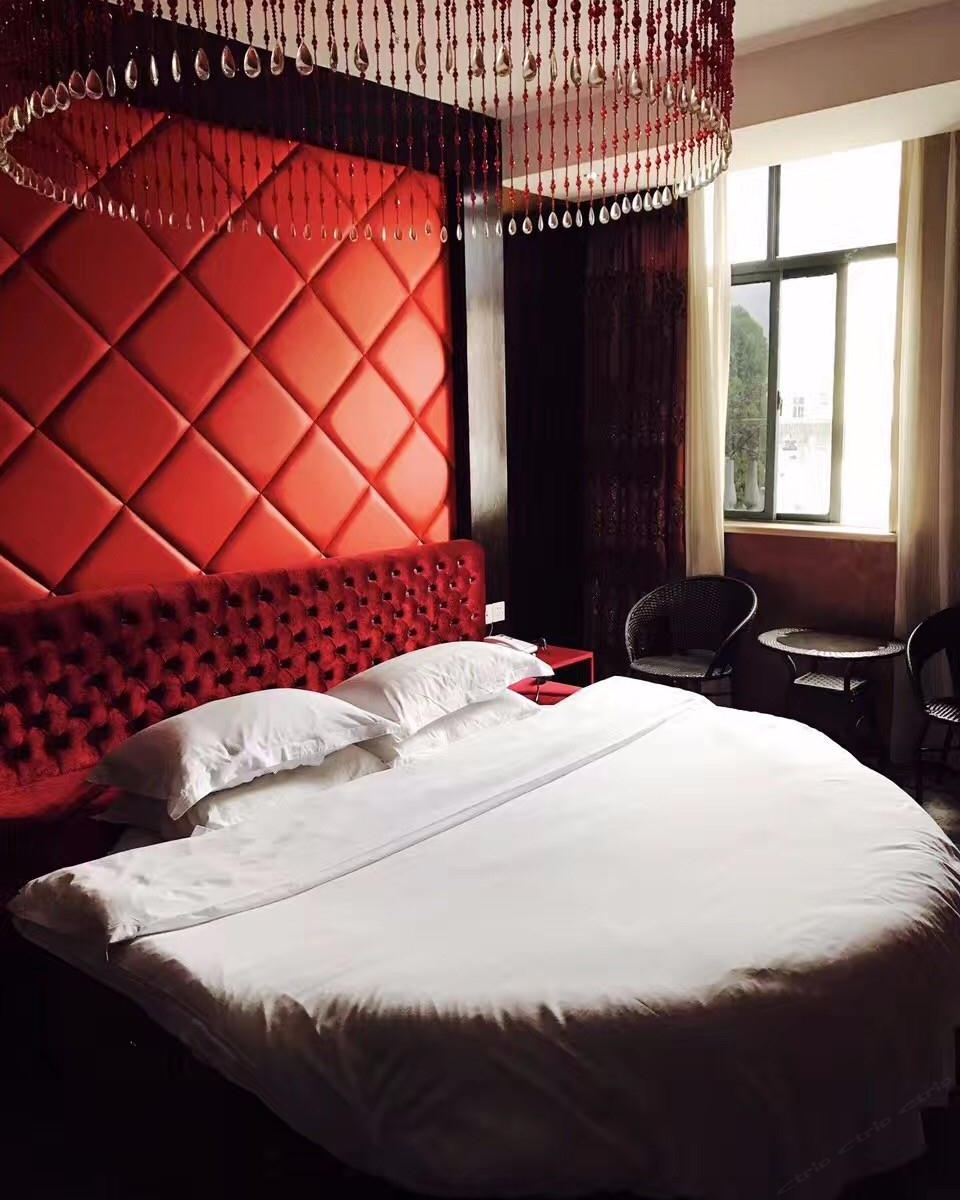 豪华水床房