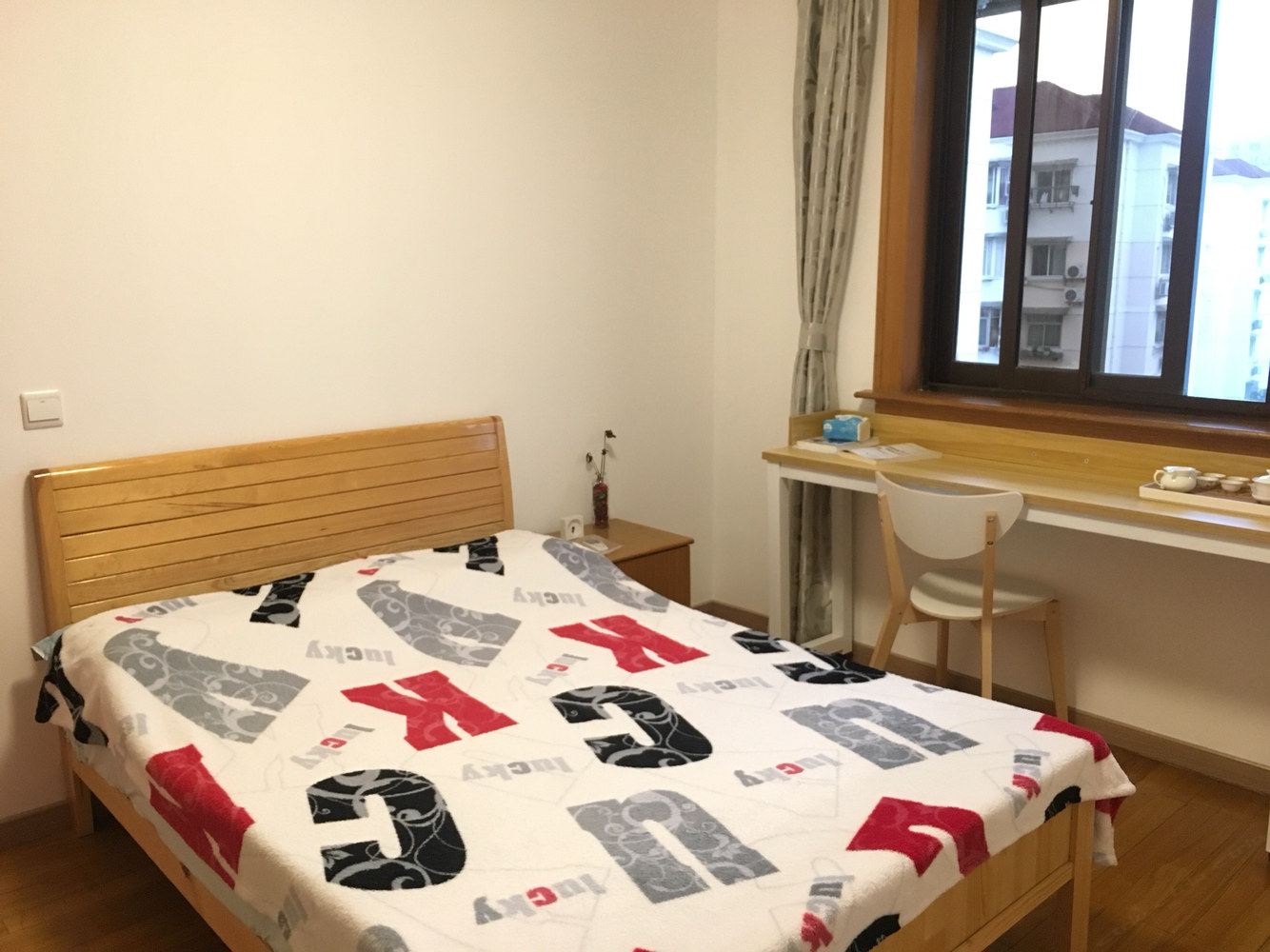 阳光大床房