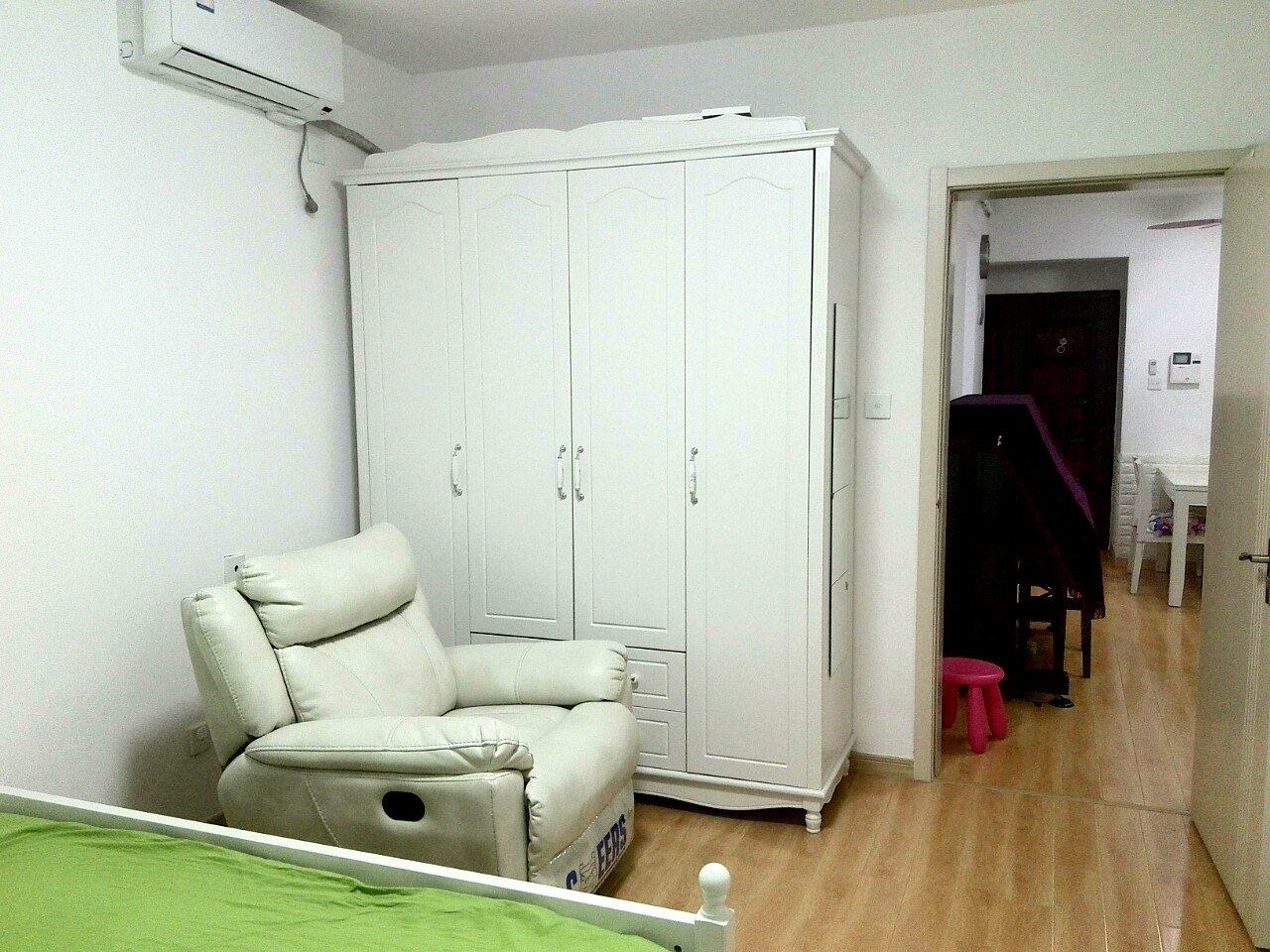 阳光二室一厅套房