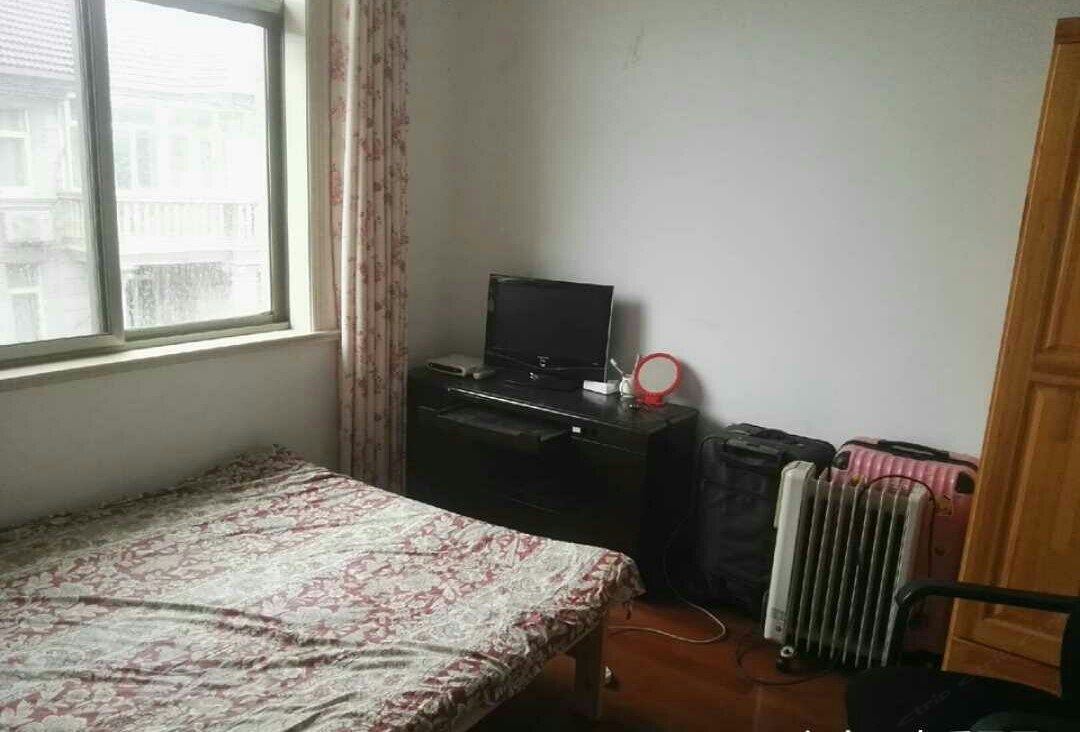 家庭三室大床房