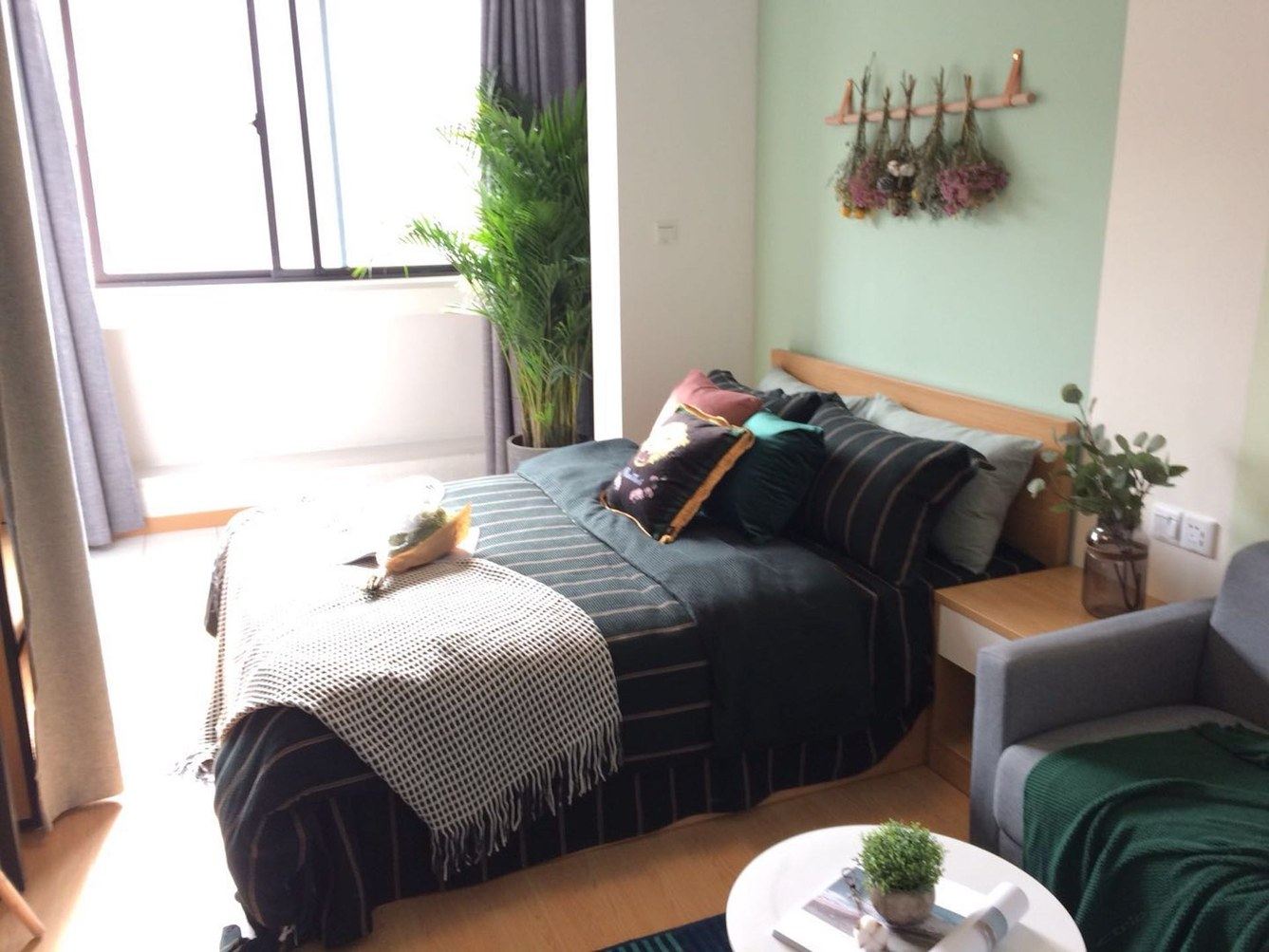 精装一室大床房