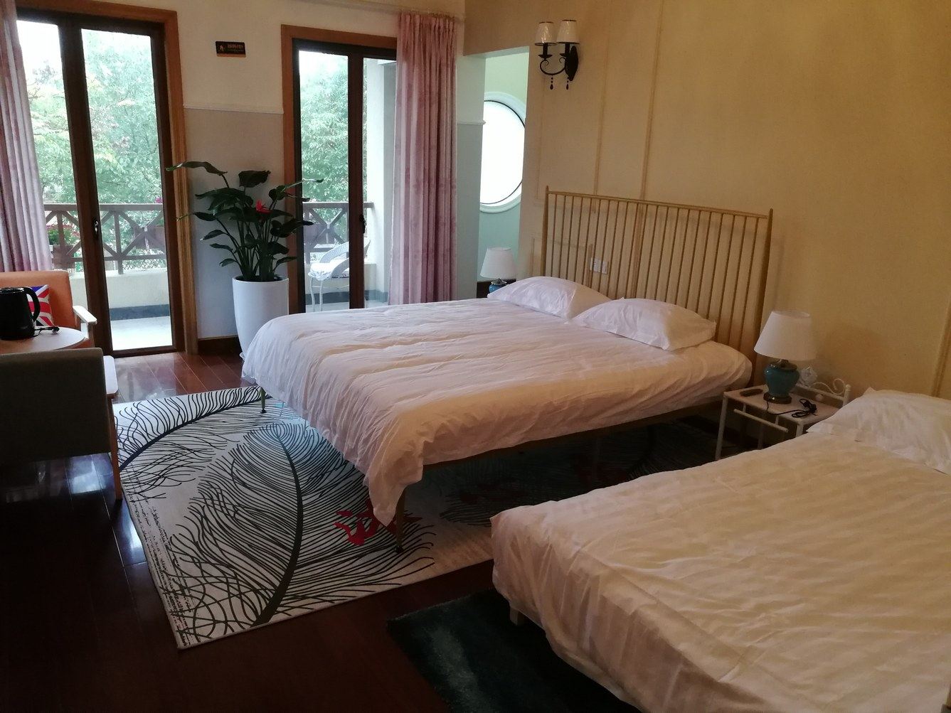 精致六室二厅套房