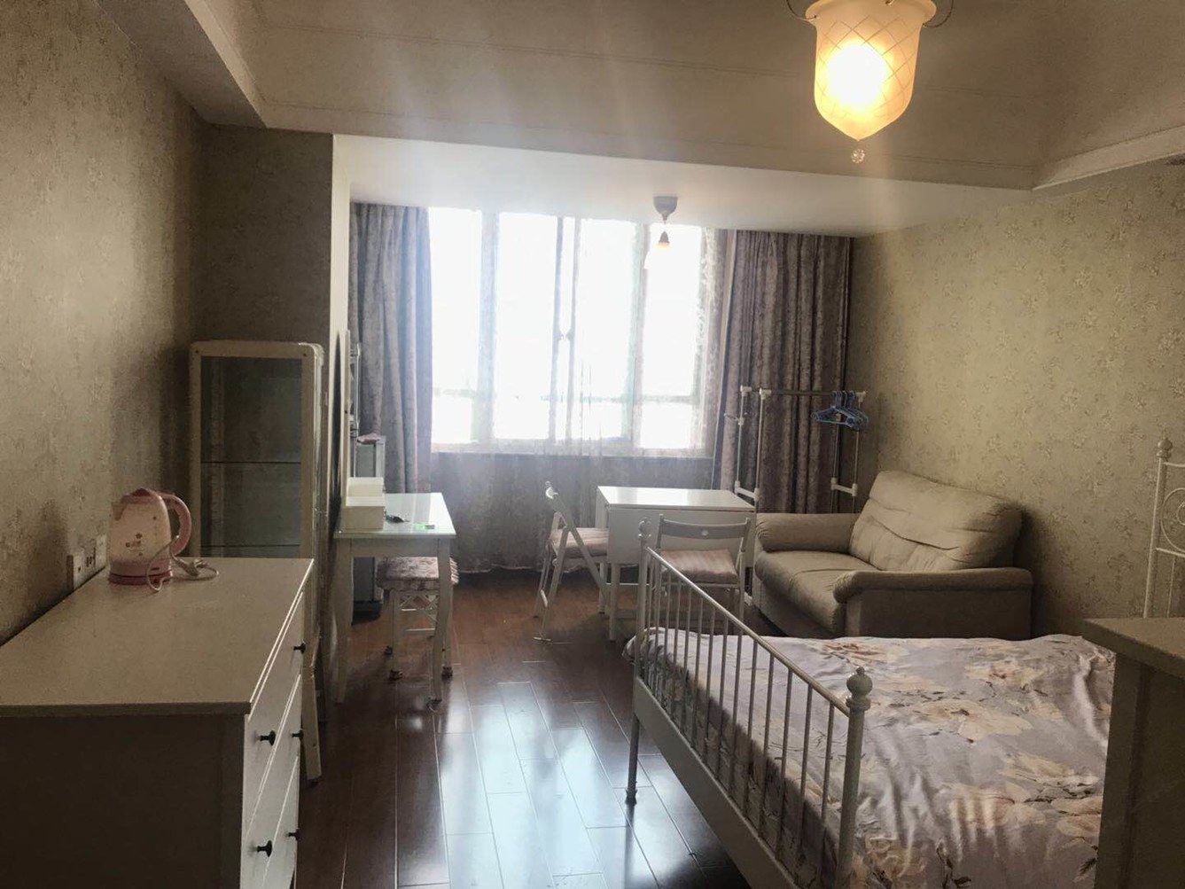 高档一室大床房