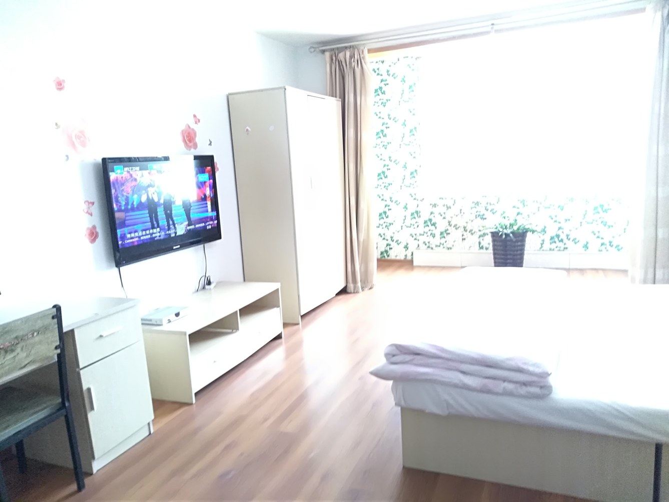 阳光一室二床房(无窗)