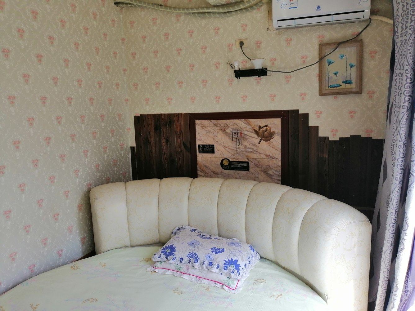简约一室大圆床