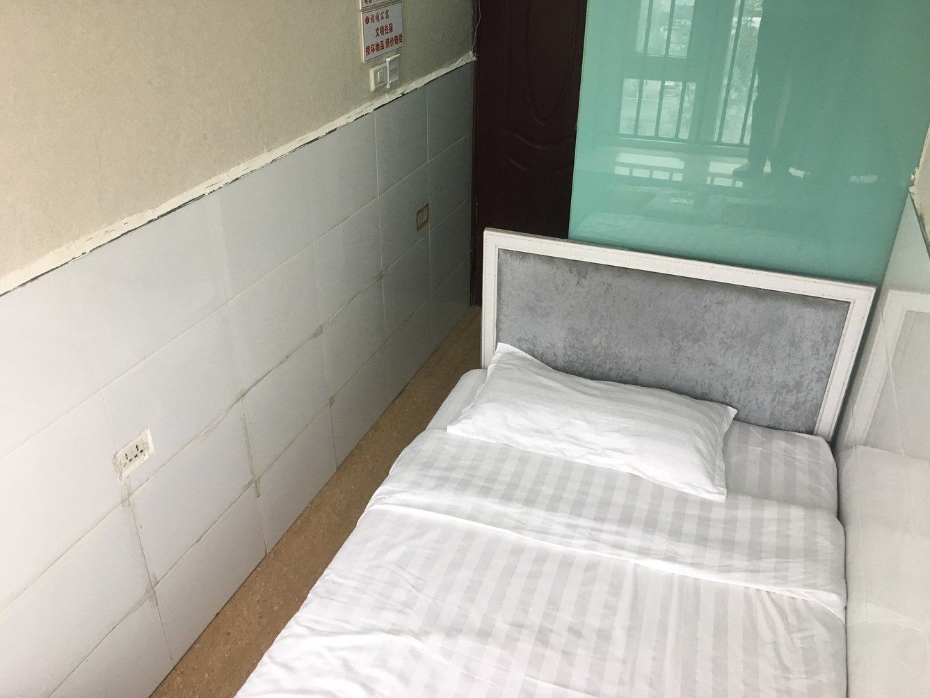 精致双人床