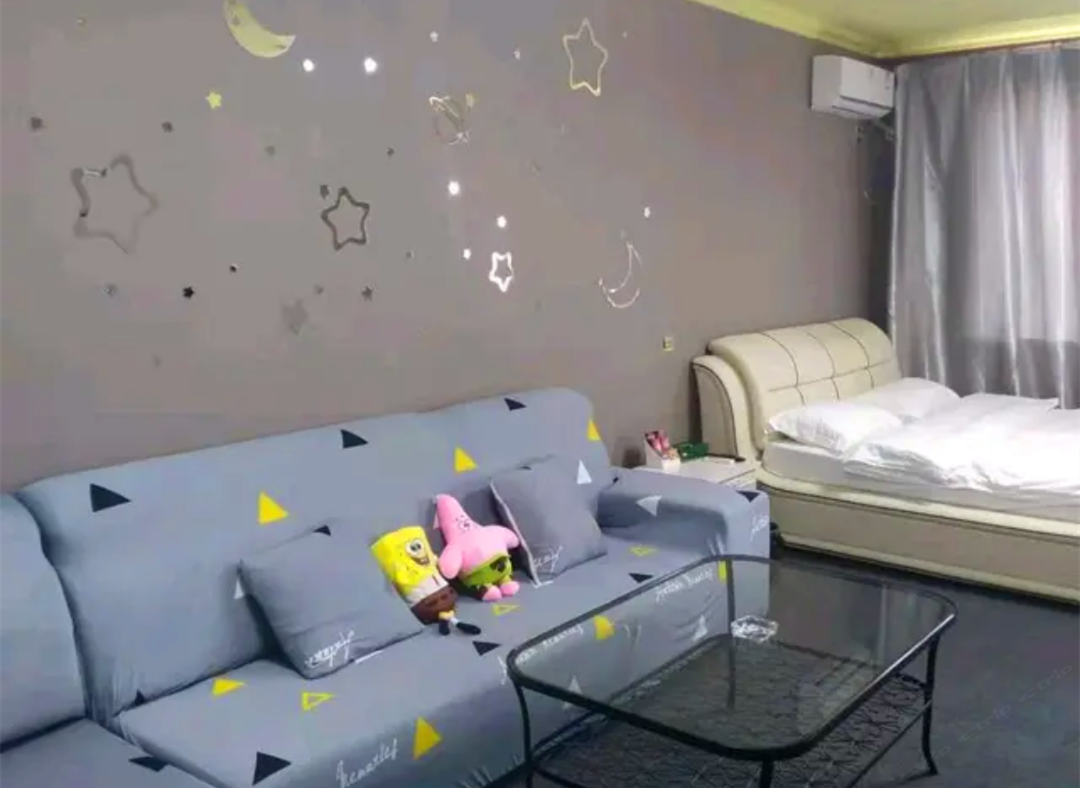 夜色迷离主题房