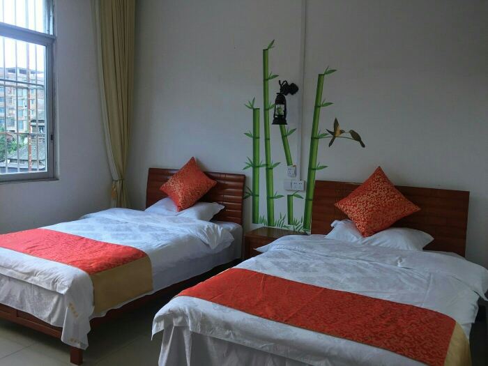 hotelPic
