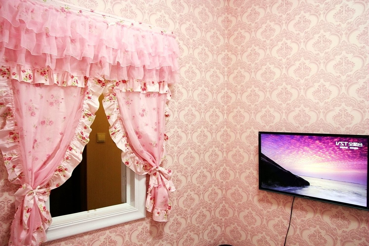 Hello kitty主题房