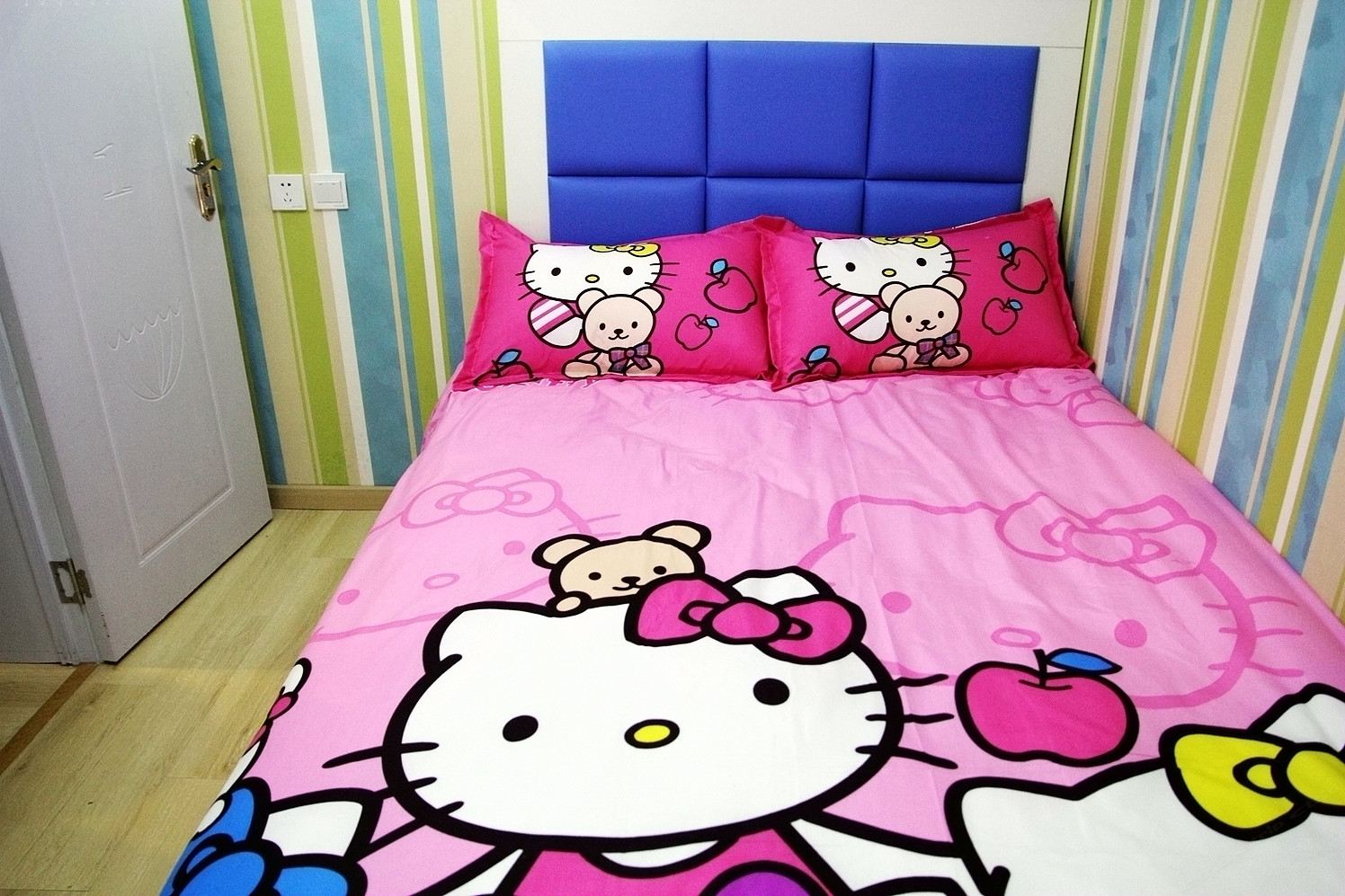 Hello kitty主题房