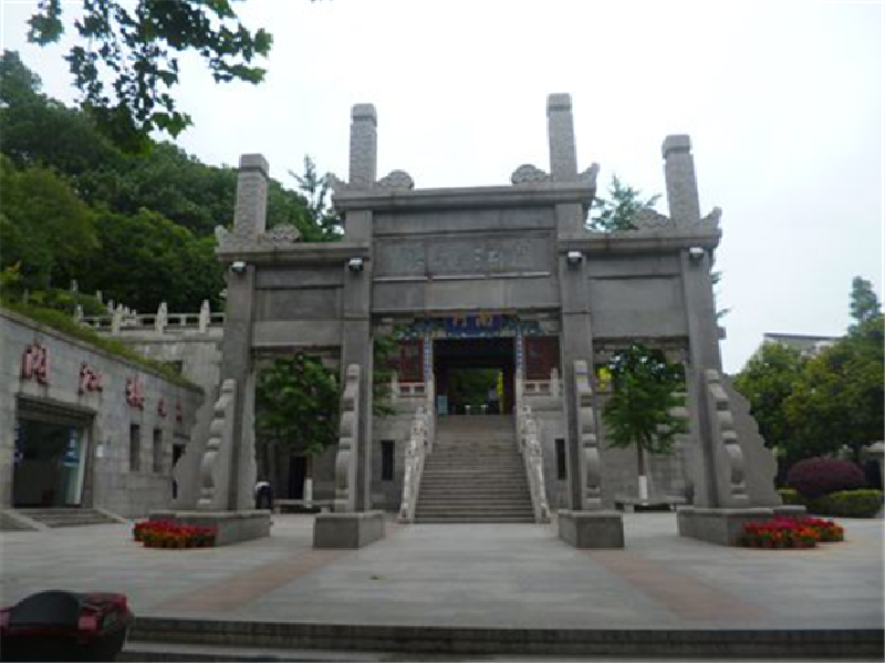 二, 景 区 牌 坊一, 狮子 山 风景狮子山位于南京下关区境内,濒临