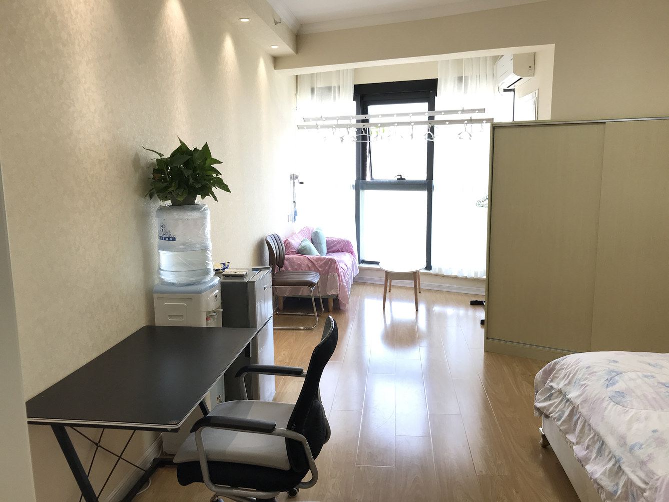 精致蓝天一室大床房