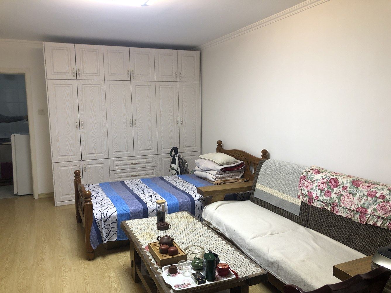 青岛王先生的蜗居公寓