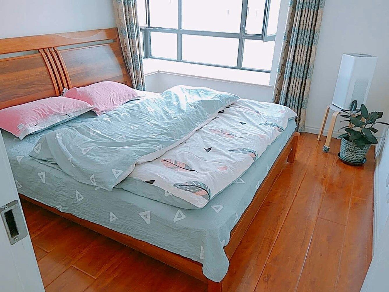 清爽二室二厅套房
