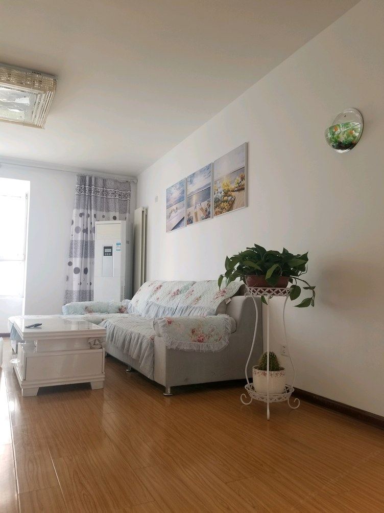 温馨三室二厅套房