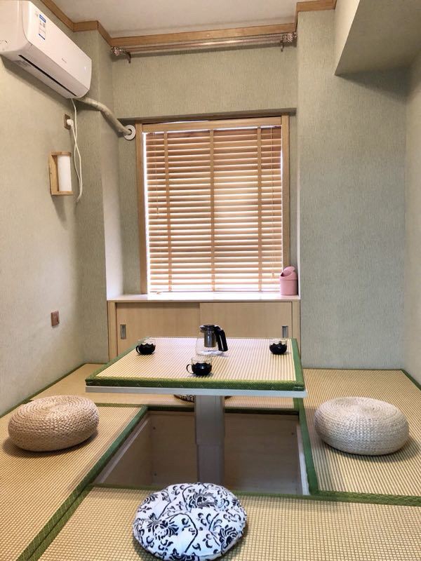 榻榻米二室二床房