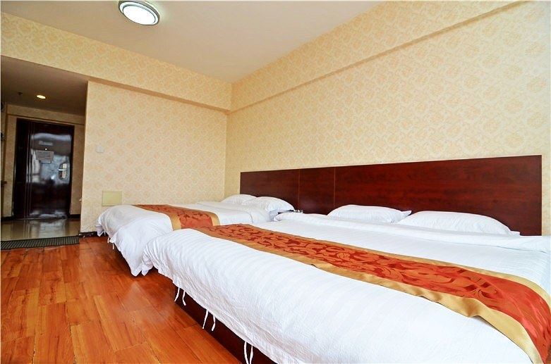 温馨家庭间