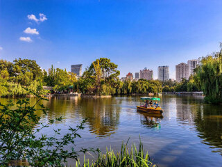 去云南麗江旅游多少錢_云南麗江六日游多少錢報(bào)團(tuán)_云南麗江自由行還是跟團(tuán)好