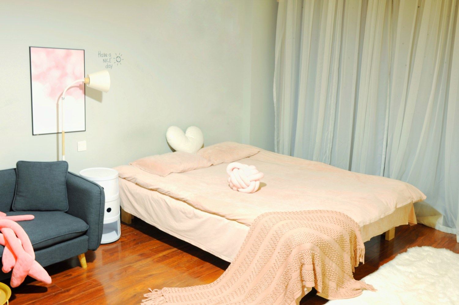 粉色一室大床房