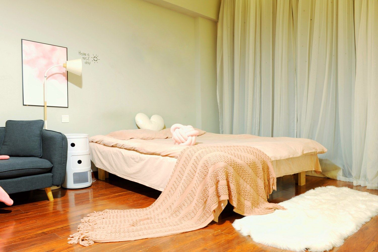 粉色一室大床房