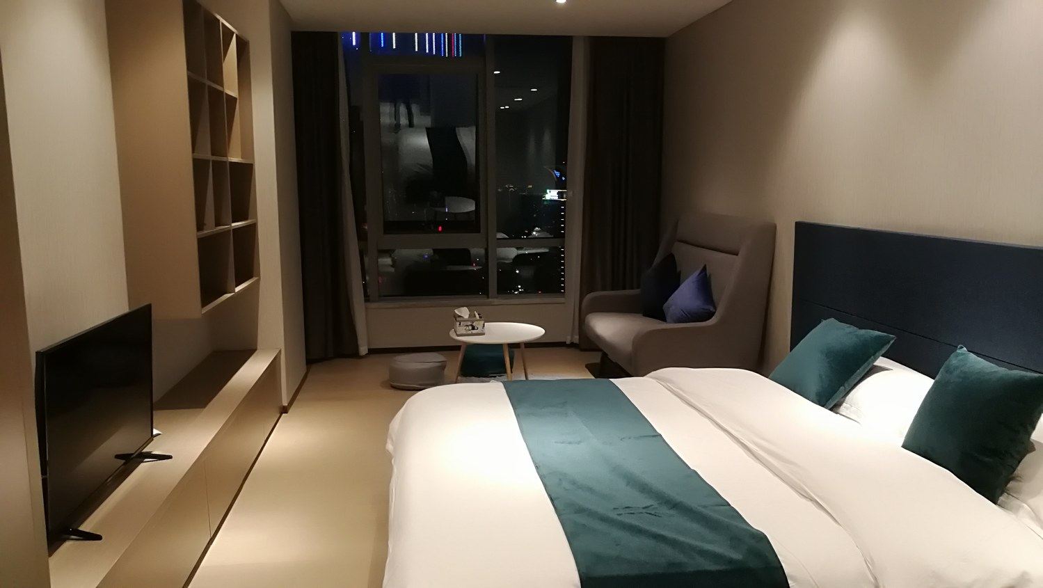 舒适江景大床房