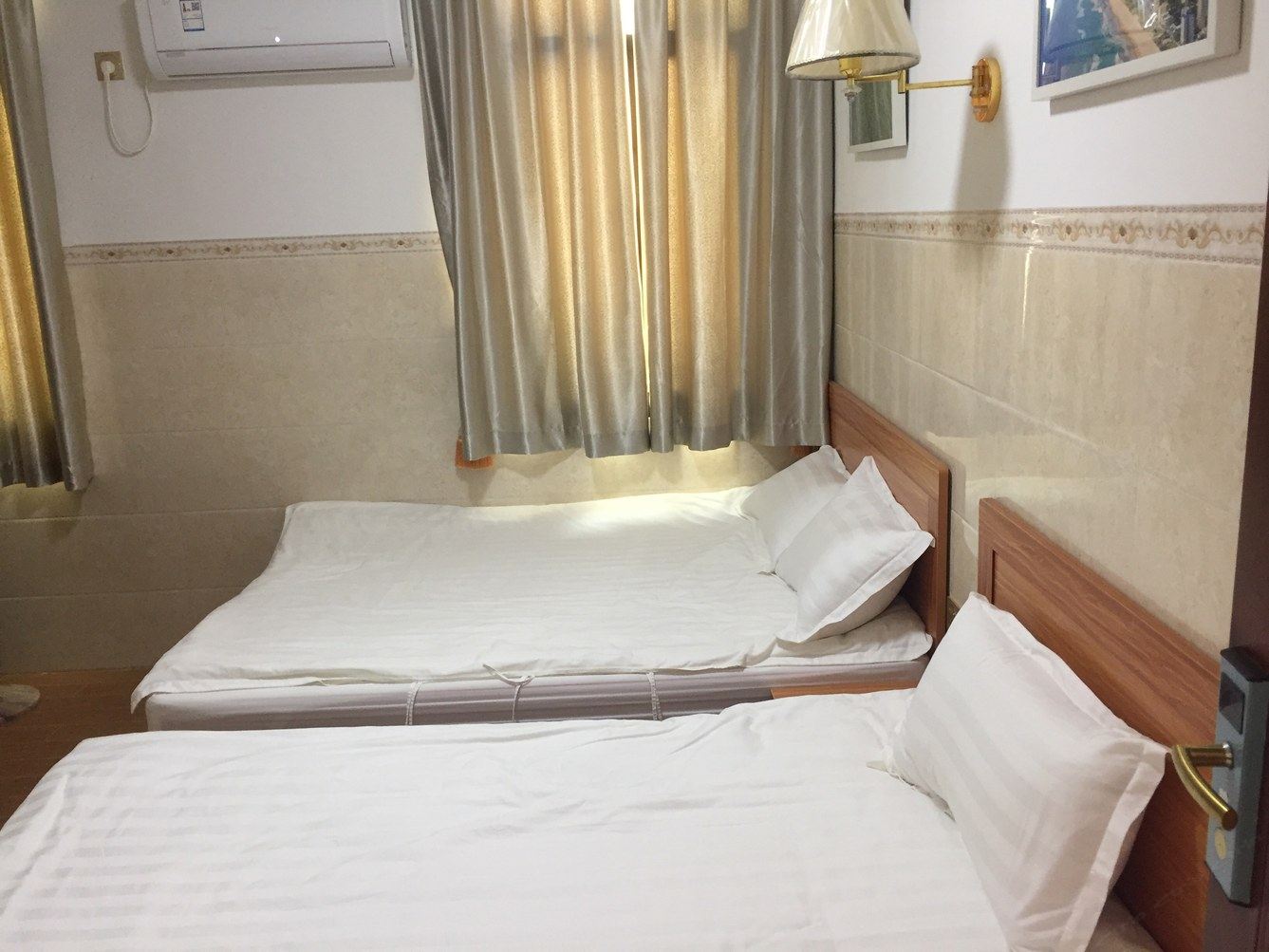 舒适双床房