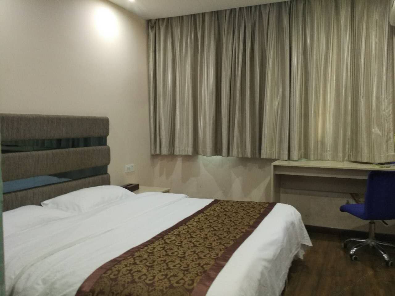 特惠大床间
