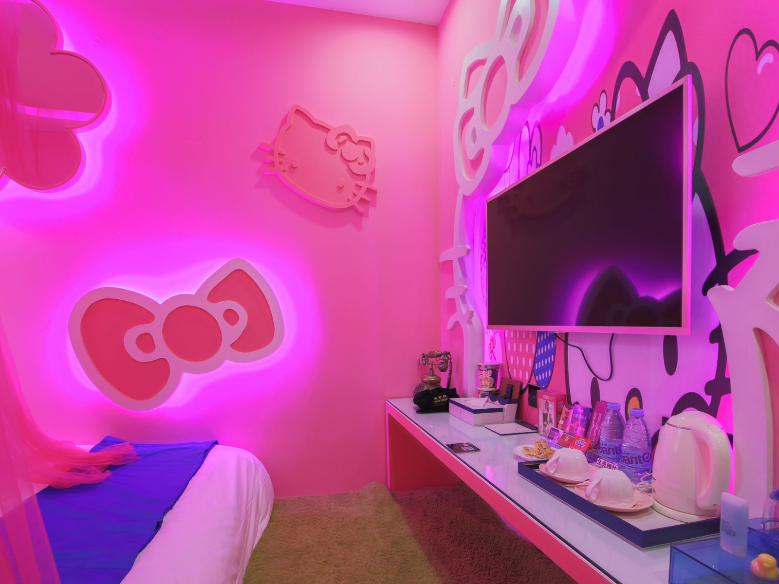 hello kitty