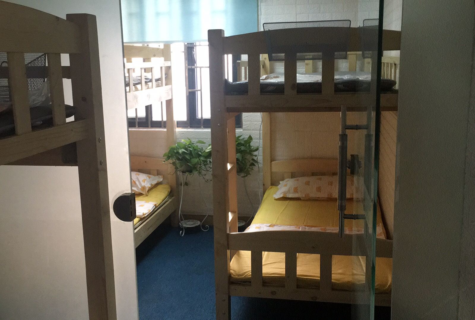 吉祥如意六人间(床位房)