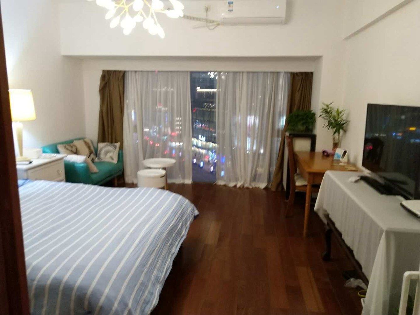 精装一室大床房