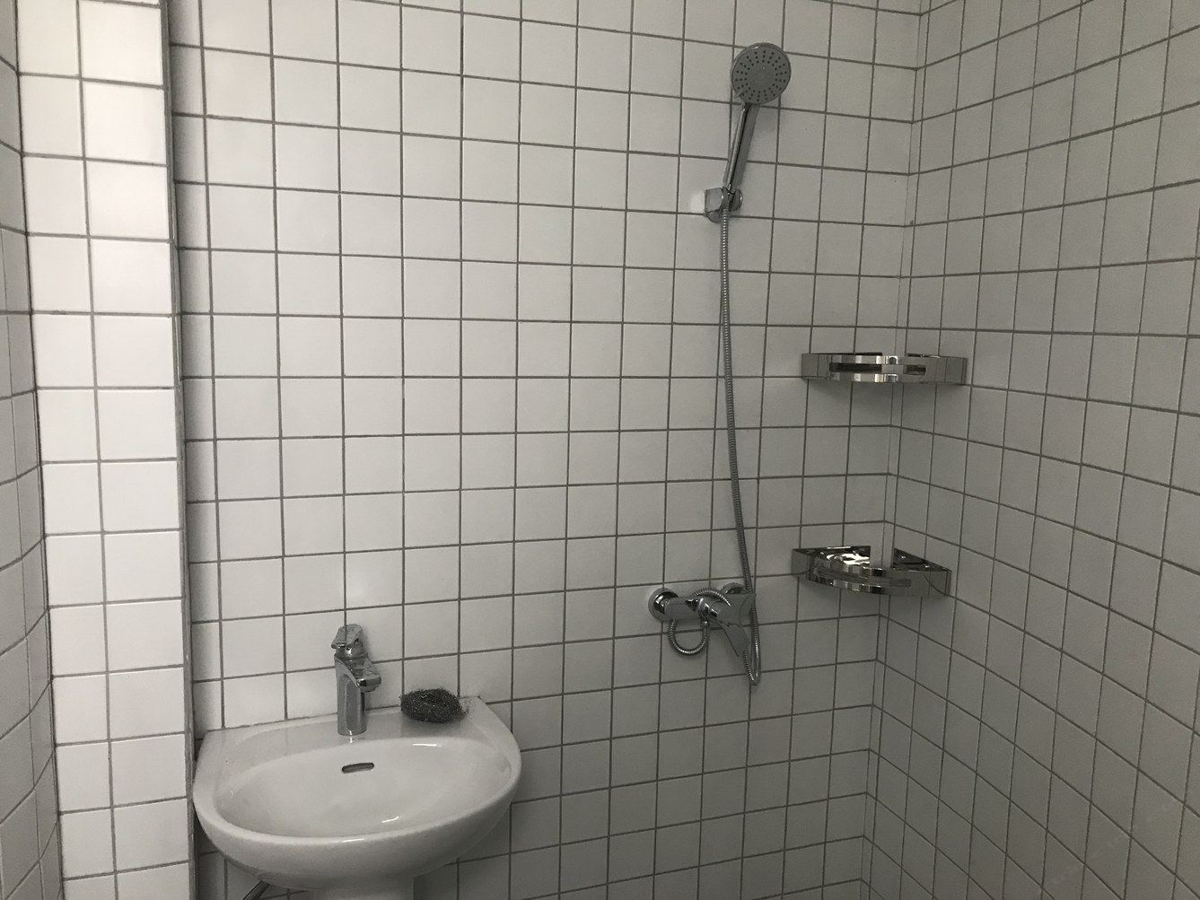 精装一室一厅套房