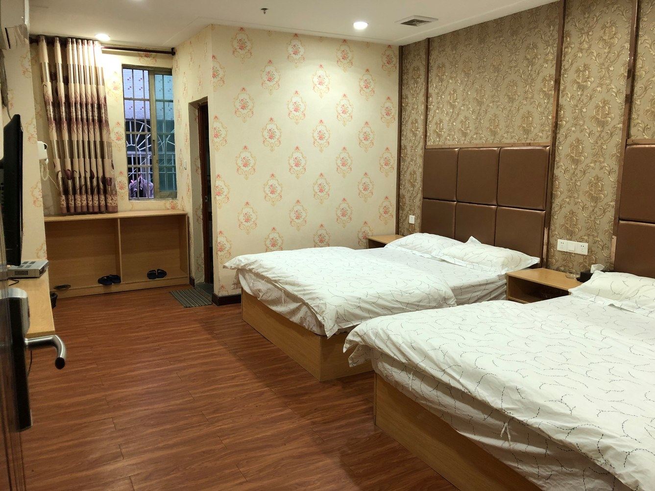 标准双床房