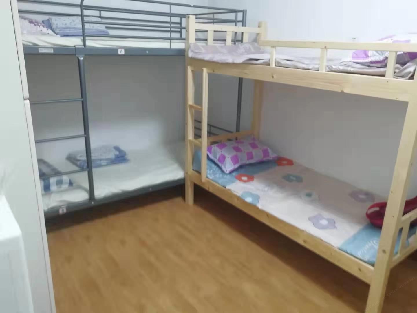 四人间(床位)(公共卫浴)
