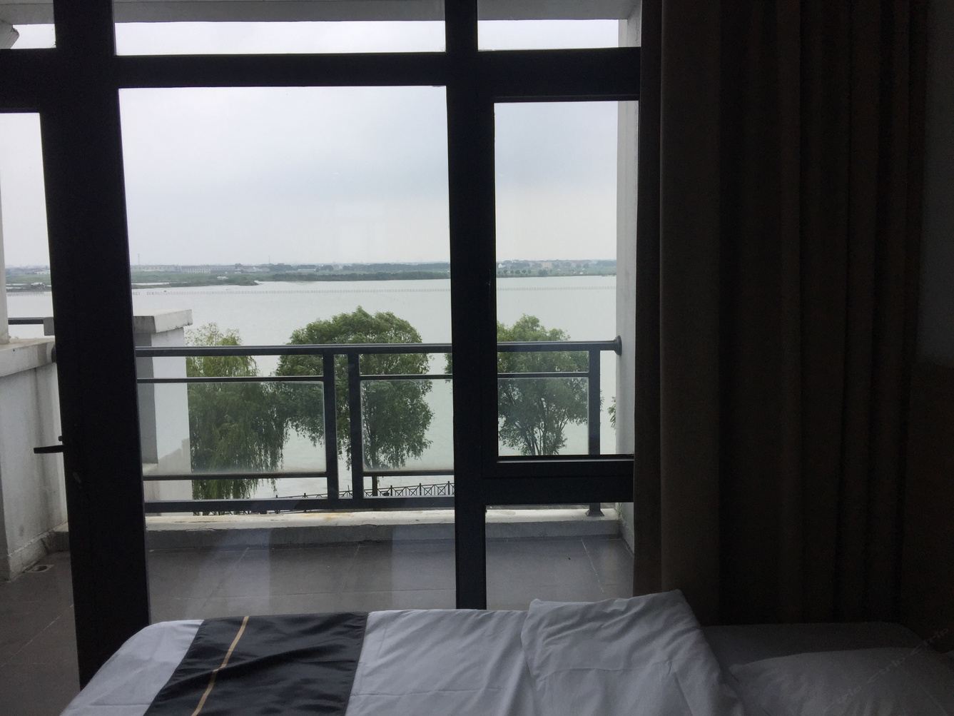 湖景房